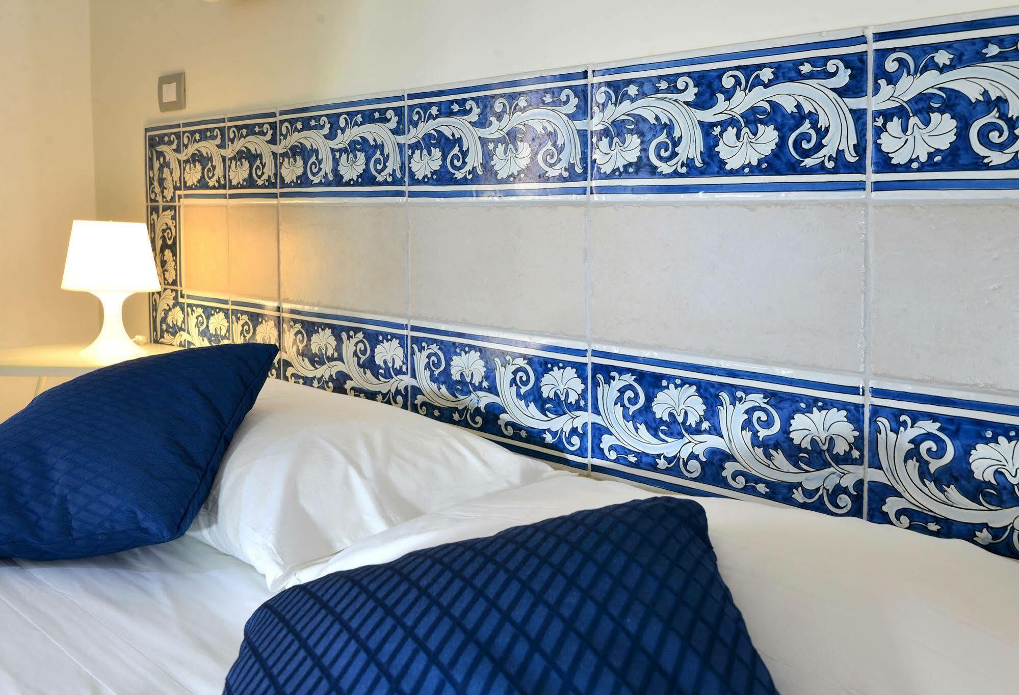 ซาแลร์โน บีแอนด์บี ซานติ แอนด์ ซาราเชนี-ใหม่ Bed & Breakfast ภายนอก รูปภาพ