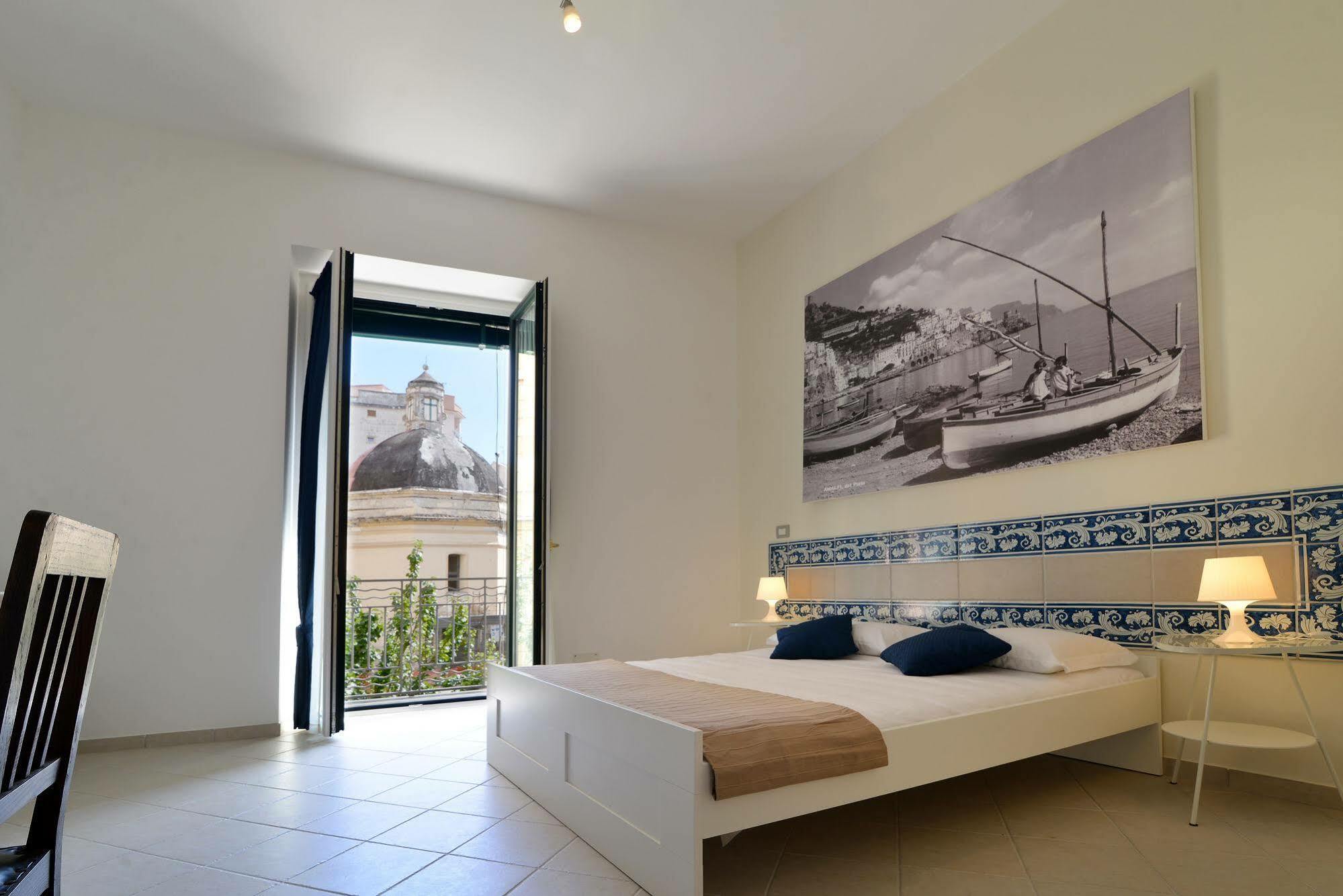 ซาแลร์โน บีแอนด์บี ซานติ แอนด์ ซาราเชนี-ใหม่ Bed & Breakfast ภายนอก รูปภาพ